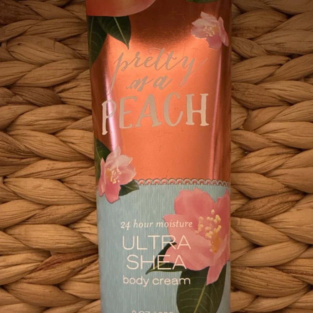 Bath & Body Works 24 Hour Moisture Ultra Shea Body Cream‎ 8 fl oz ( Choose )